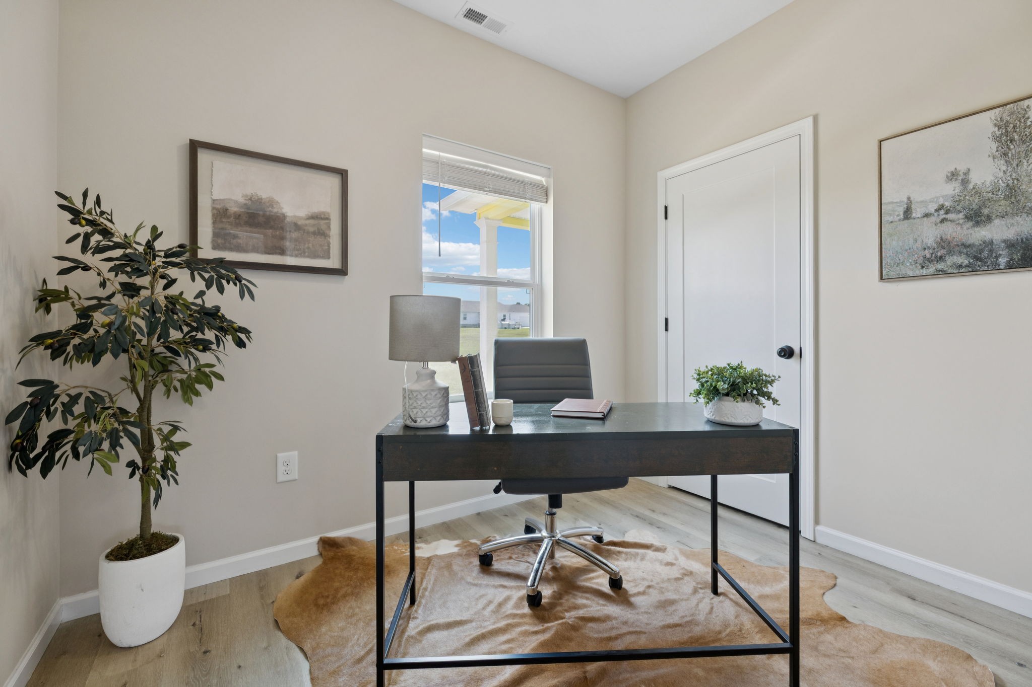 1317 Halls Mill Road Unionville, TN 37180 - Photo 25 of 41 a view of a workspace with furniture