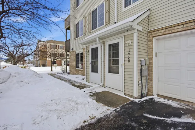 $207,500 | 16169 71st Lane Northeast, Elk River, MN 55330