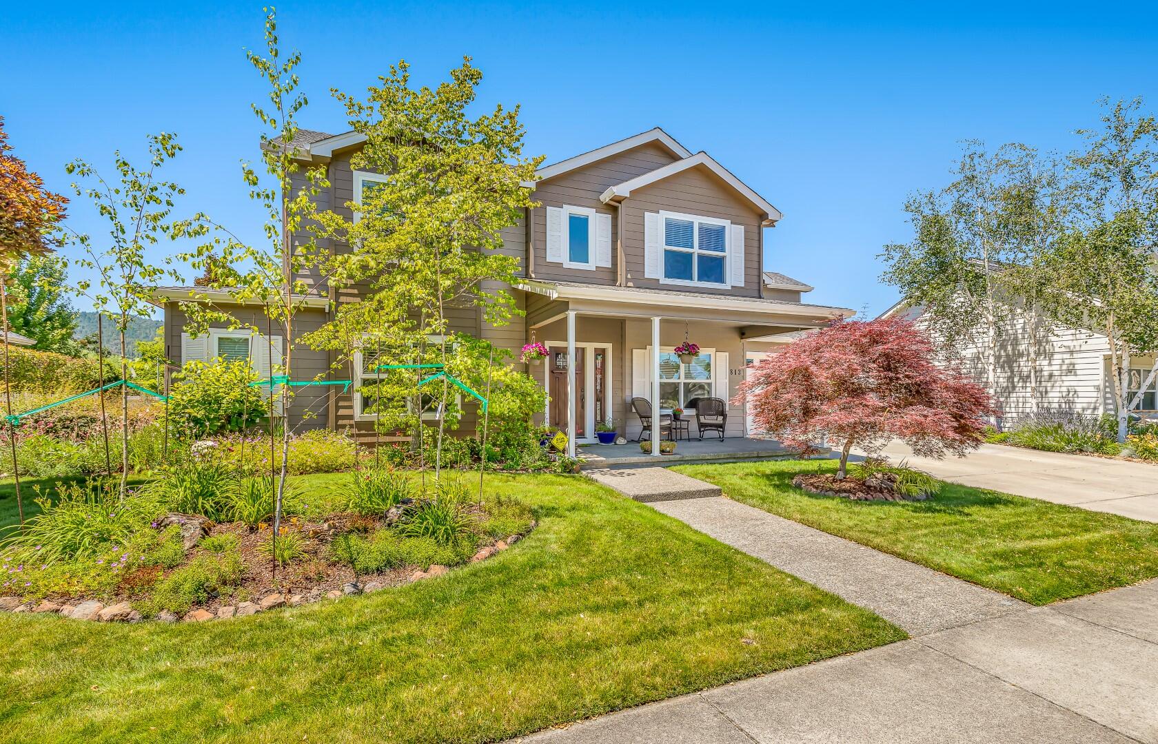 813 Buck Point Street Central Point, OR 97502 - Photo 1 of 57 9R9A2685