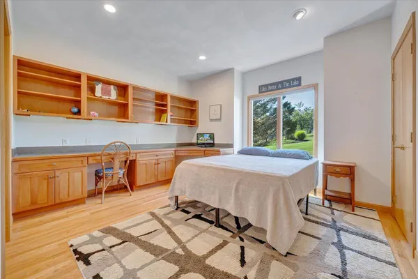 a view of a back yard