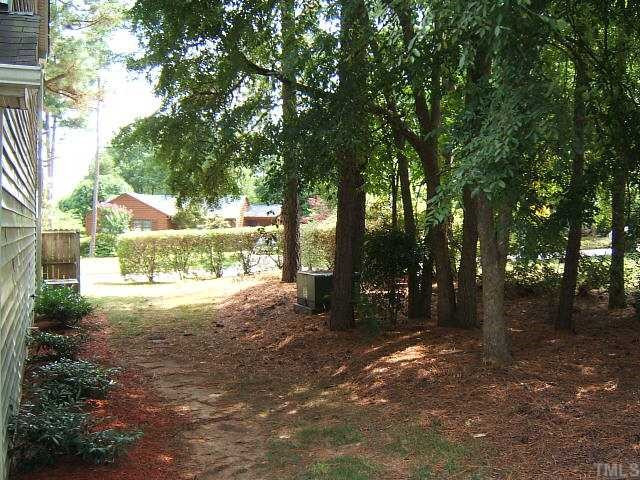 5811 Shady Grove Circle Raleigh, NC 27609 - Photo 10 of 10 Yard