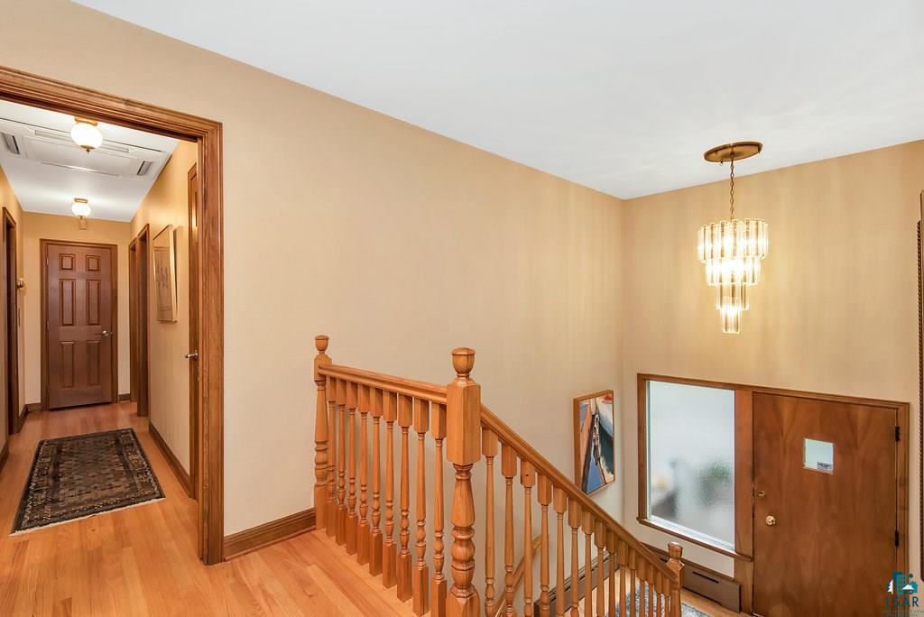 631 Ridgewood Road Duluth, MN 55804 - Photo 14 of 32 Foyer
