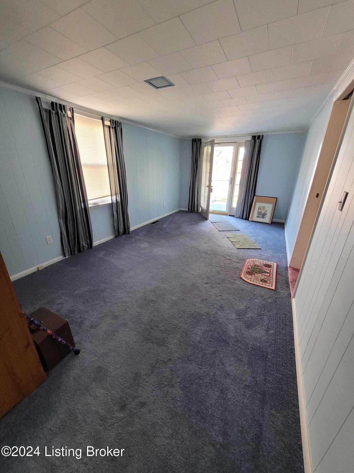 1806 Easterday Road Carrollton, KY 41008 - Photo 5 of 18 1806 family room