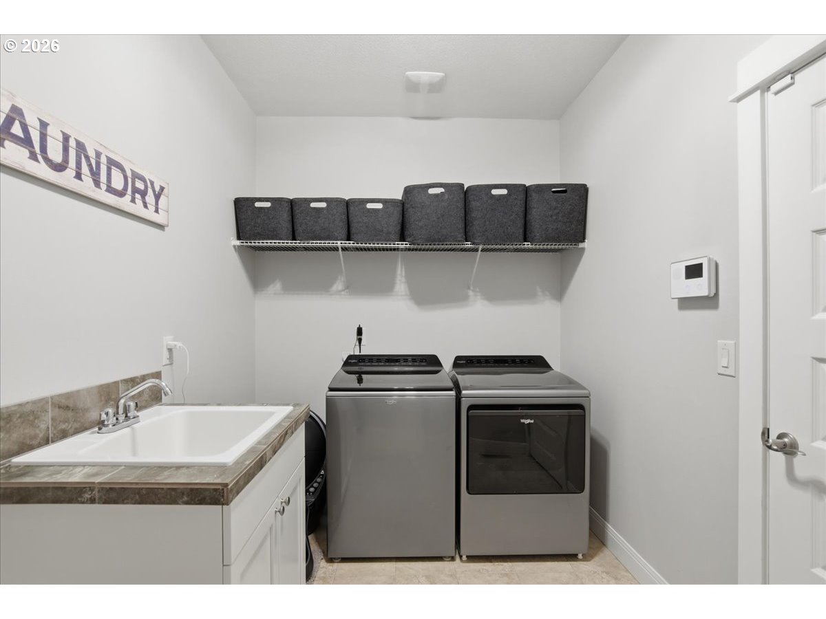 3293 North Abernathy Circle Ridgefield, WA 98642 - Photo 26 of 40 Laundry