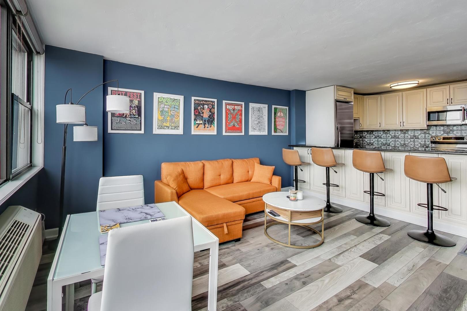 5740 North Sheridan Road, Unit 12E Chicago, IL 60660 - Photo 9 of 22 Gallery Image 9