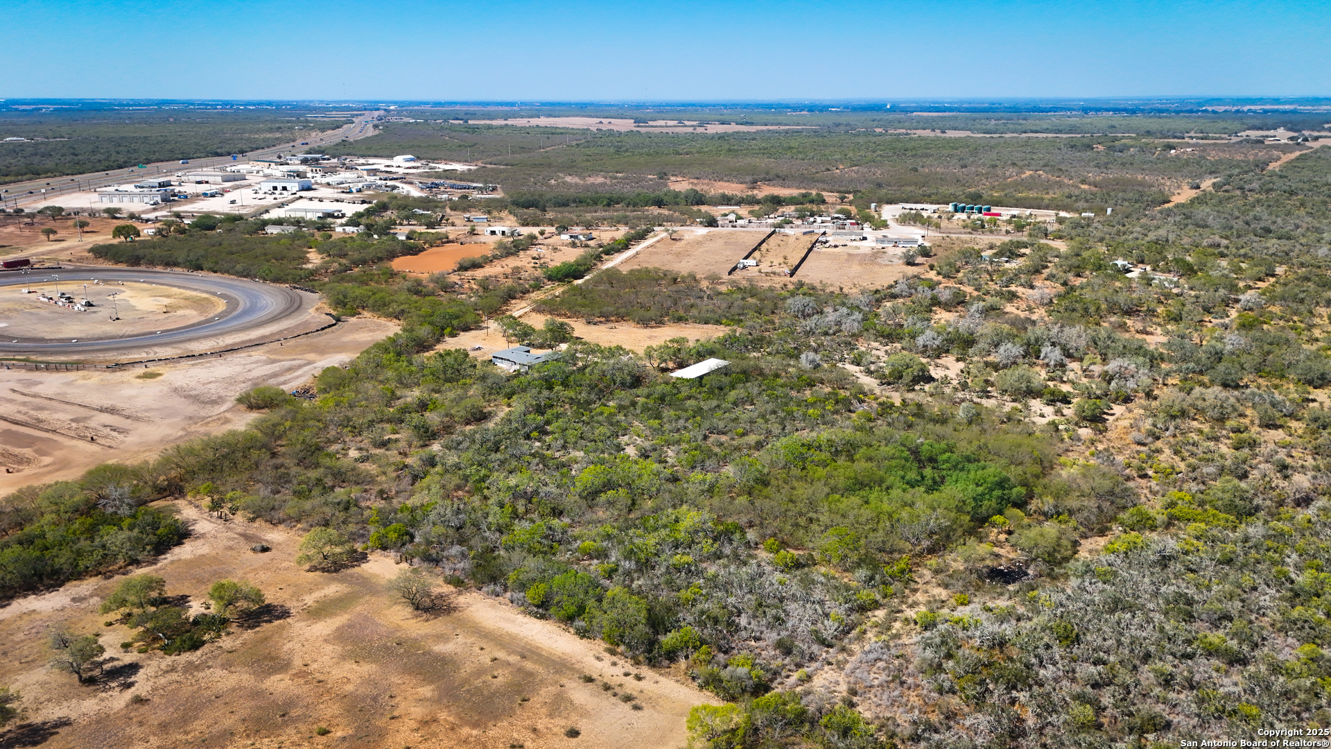 320 Pullin Drive Pleasanton, TX 78064 - Photo 12 of 43