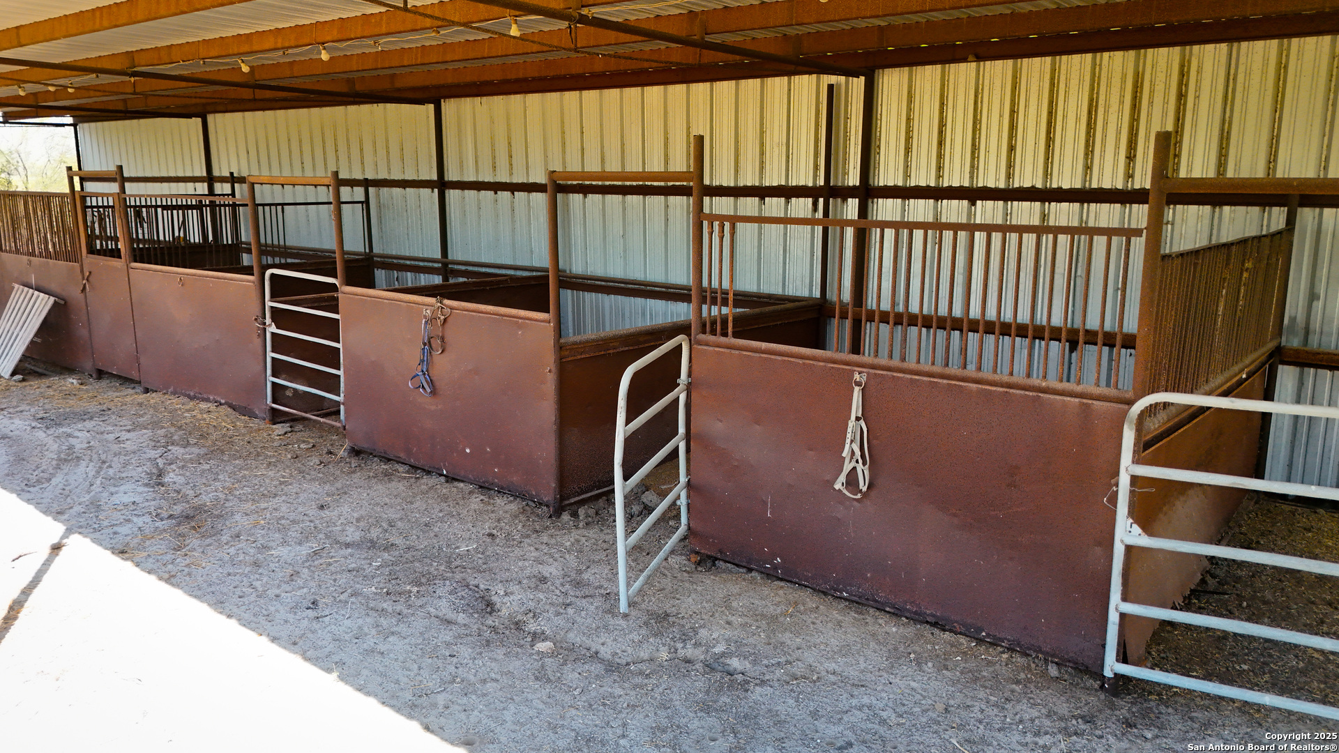 320 Pullin Drive Pleasanton, TX 78064 - Photo 14 of 43