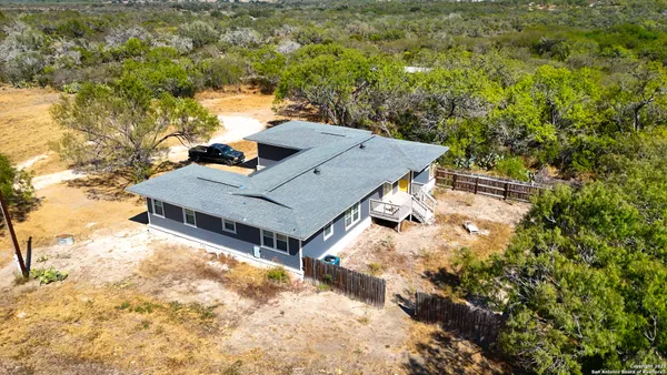 $419,000 | 320 Pullin Drive, Pleasanton, TX 78064