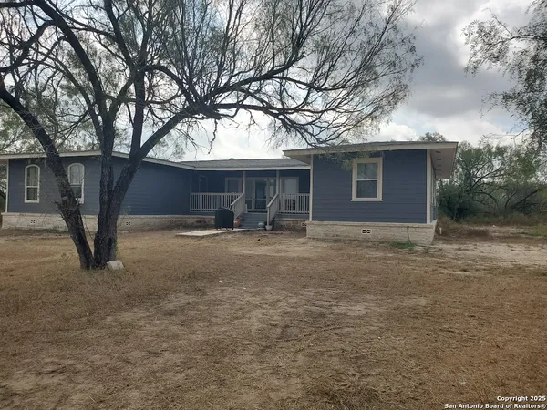 $419,000 | 320 Pullin Drive, Pleasanton, TX 78064