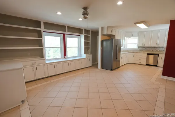 $419,000 | 320 Pullin Drive, Pleasanton, TX 78064