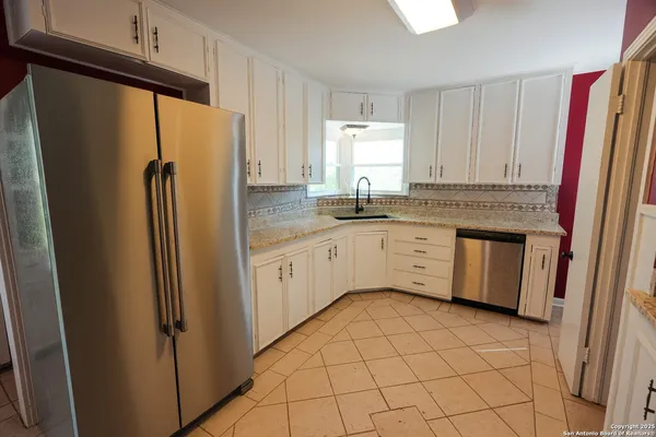 $419,000 | 320 Pullin Drive, Pleasanton, TX 78064