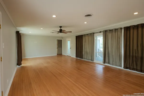 $419,000 | 320 Pullin Drive, Pleasanton, TX 78064