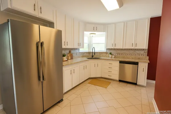 $419,000 | 320 Pullin Drive, Pleasanton, TX 78064