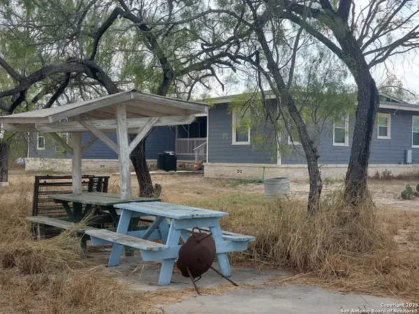 $419,000 | 320 Pullin Drive, Pleasanton, TX 78064