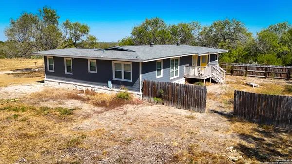 $419,000 | 320 Pullin Drive, Pleasanton, TX 78064