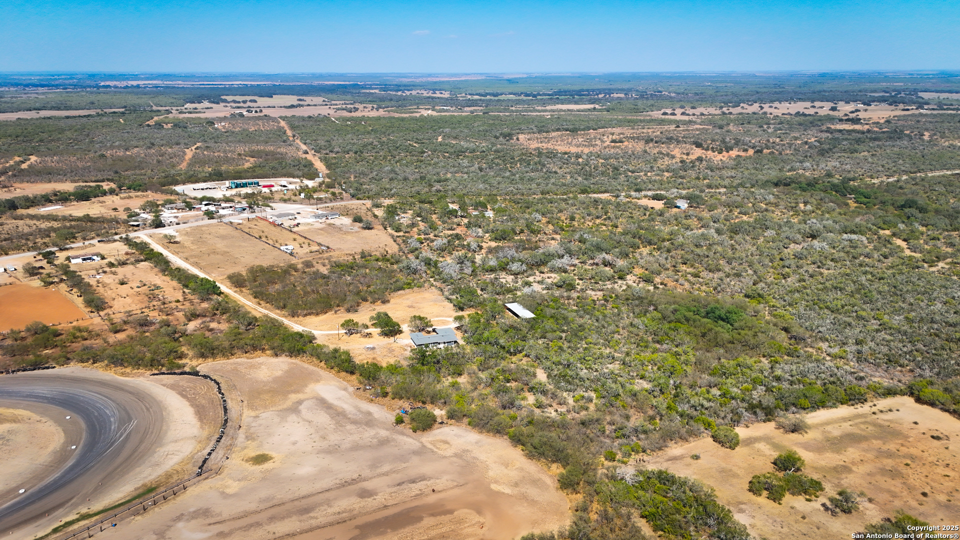 320 Pullin Drive Pleasanton, TX 78064 - Photo 9 of 43