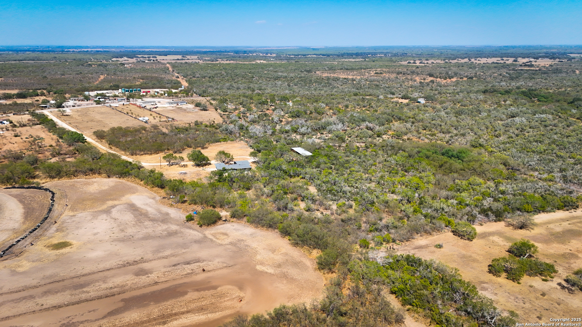 320 Pullin Drive Pleasanton, TX 78064 - Photo 10 of 43