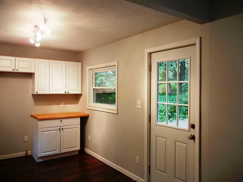 428 Freeport Road Freeport, PA 16229 - Photo 5 of 23 Kitchen.