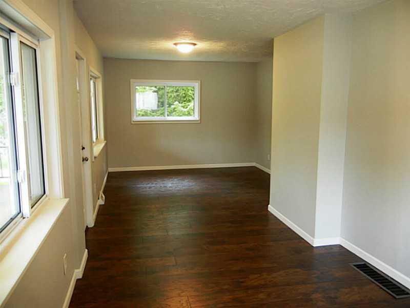 428 Freeport Road Freeport, PA 16229 - Photo 7 of 23 Living Room.