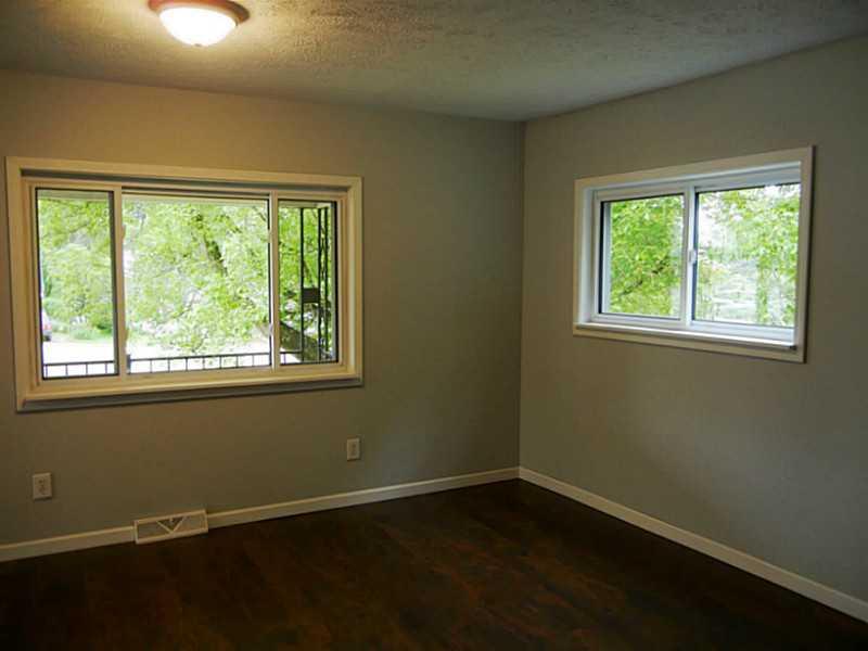 428 Freeport Road Freeport, PA 16229 - Photo 8 of 23 Living Room.
