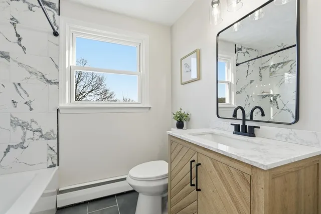 $399,995 | 286 Westfield Road, Holyoke, MA 01040