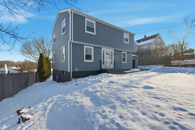 $399,995 | 286 Westfield Road, Holyoke, MA 01040