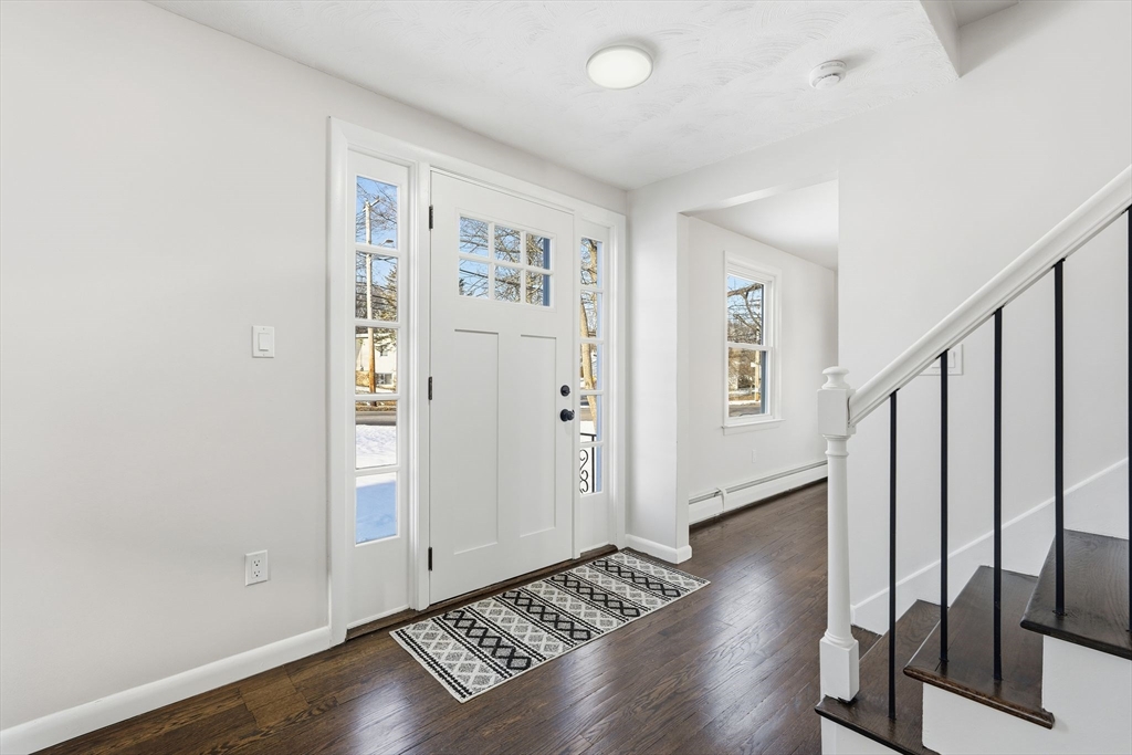 286 Westfield Road Holyoke, MA 01040 - Photo 4 of 35 Gallery Image 4