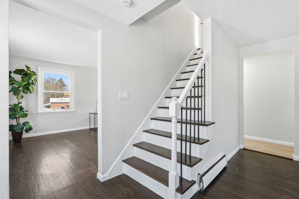 286 Westfield Road Holyoke, MA 01040 - Photo 5 of 35 Gallery Image 5