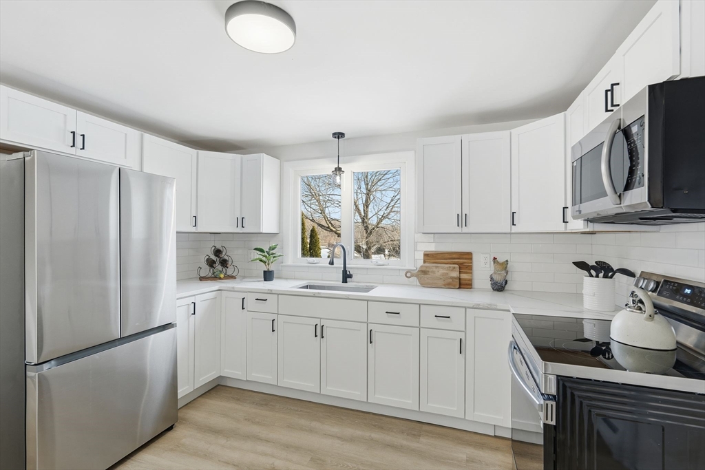 286 Westfield Road Holyoke, MA 01040 - Photo 9 of 35 Gallery Image 9