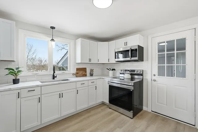 $399,995 | 286 Westfield Road, Holyoke, MA 01040