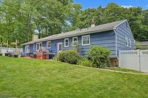 $675,000 | 8 Seneca Avenue, Rockaway, NJ 07866