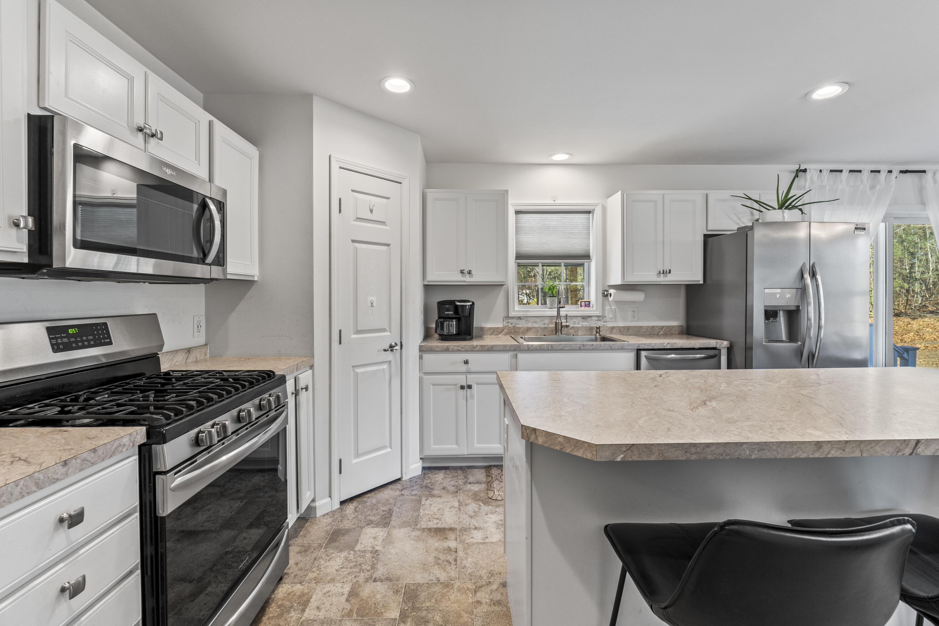 6 Jackson Lane Kennebunk, ME 04043 - Photo 6 of 54 6 Jackson Lane, Kennebunk, ME 04043