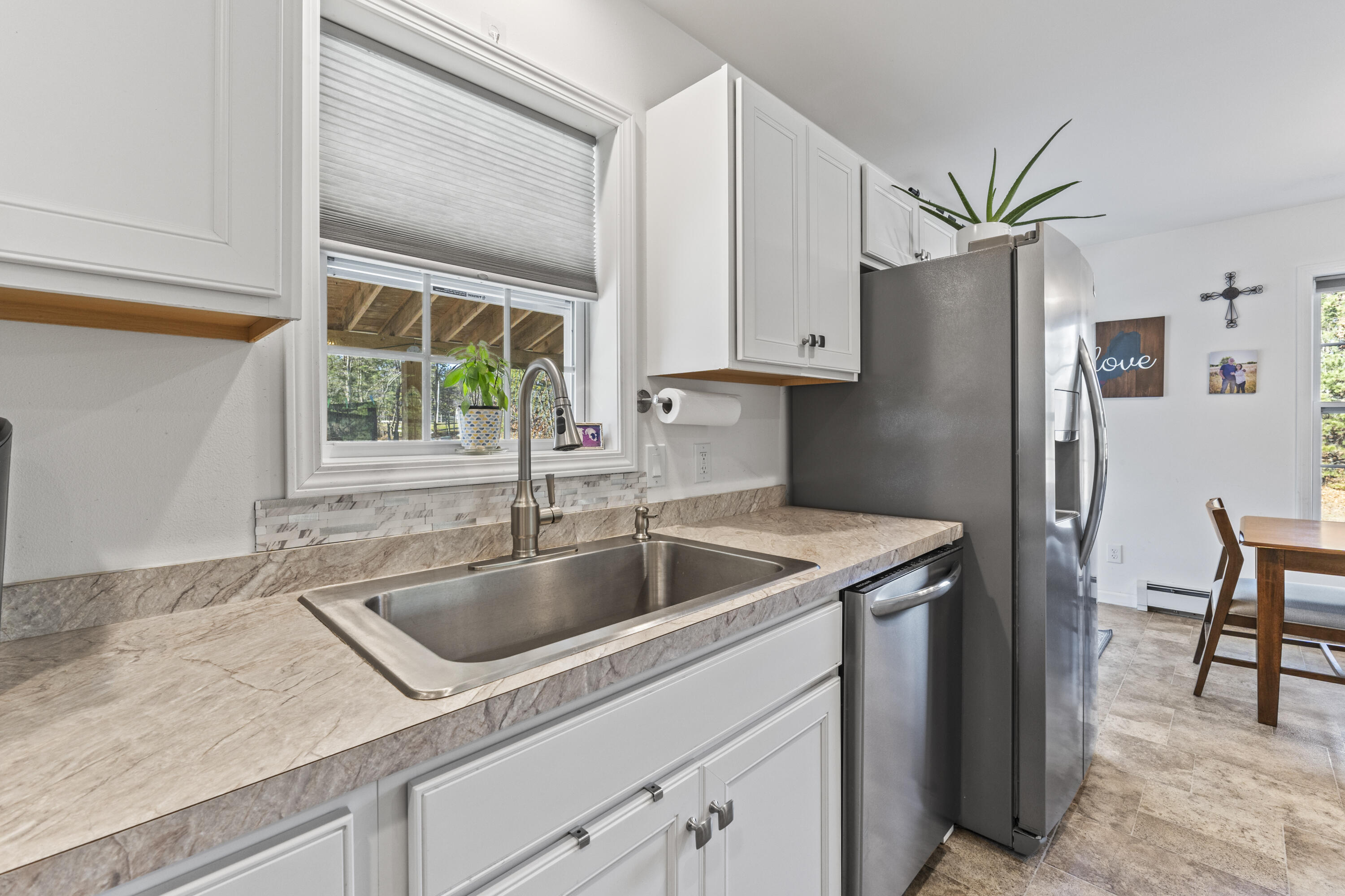 6 Jackson Lane Kennebunk, ME 04043 - Photo 7 of 54 6 Jackson Lane, Kennebunk, ME 04043