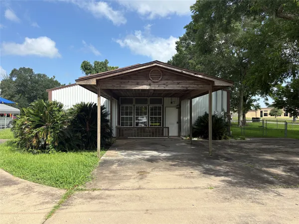 $950 | 200 Gaines Street, Unit 1, Brazoria, TX 77422