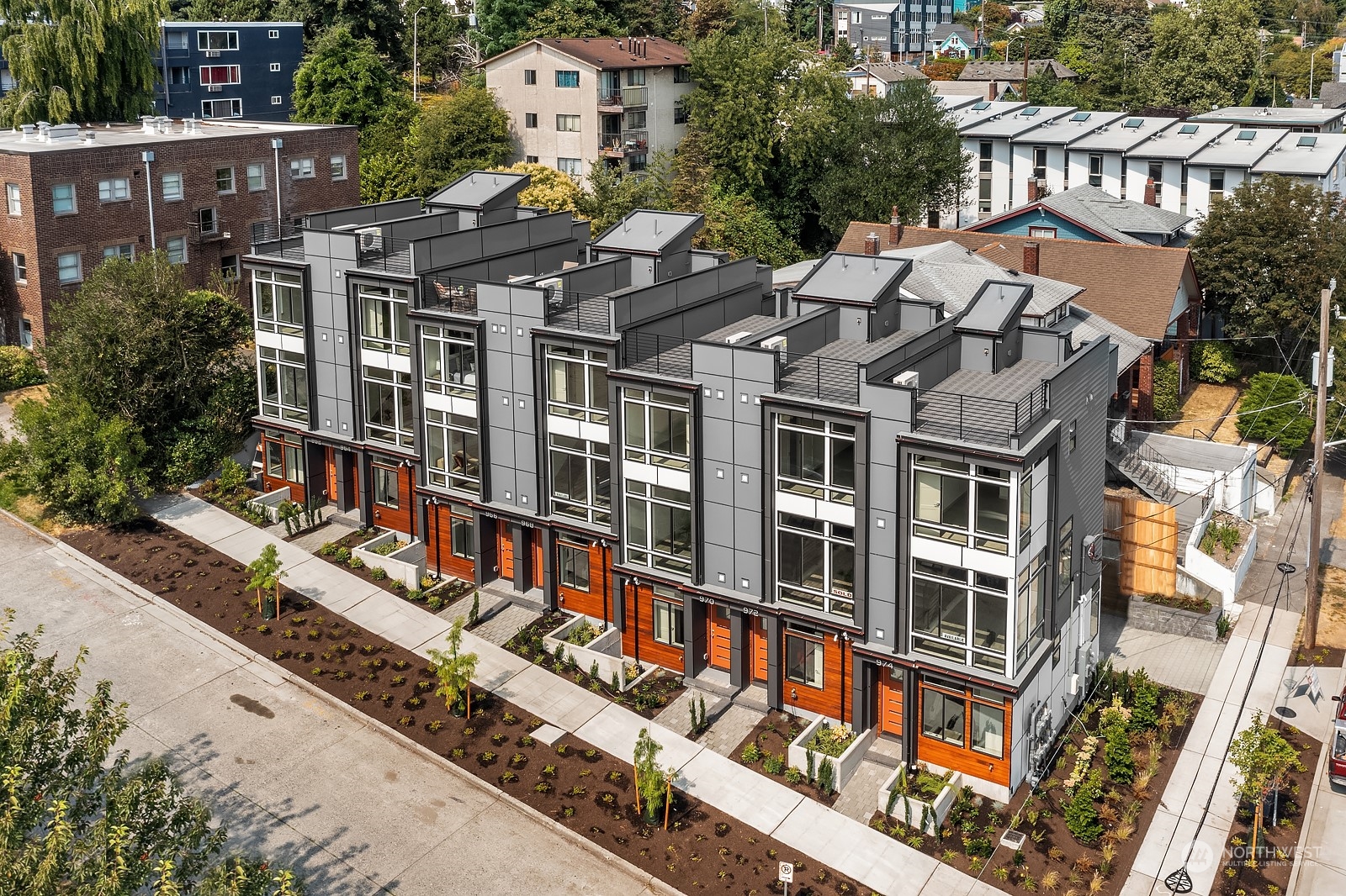 970 North Allen Place Seattle, WA 98103 - Photo 3 of 27 Gallery Image 3