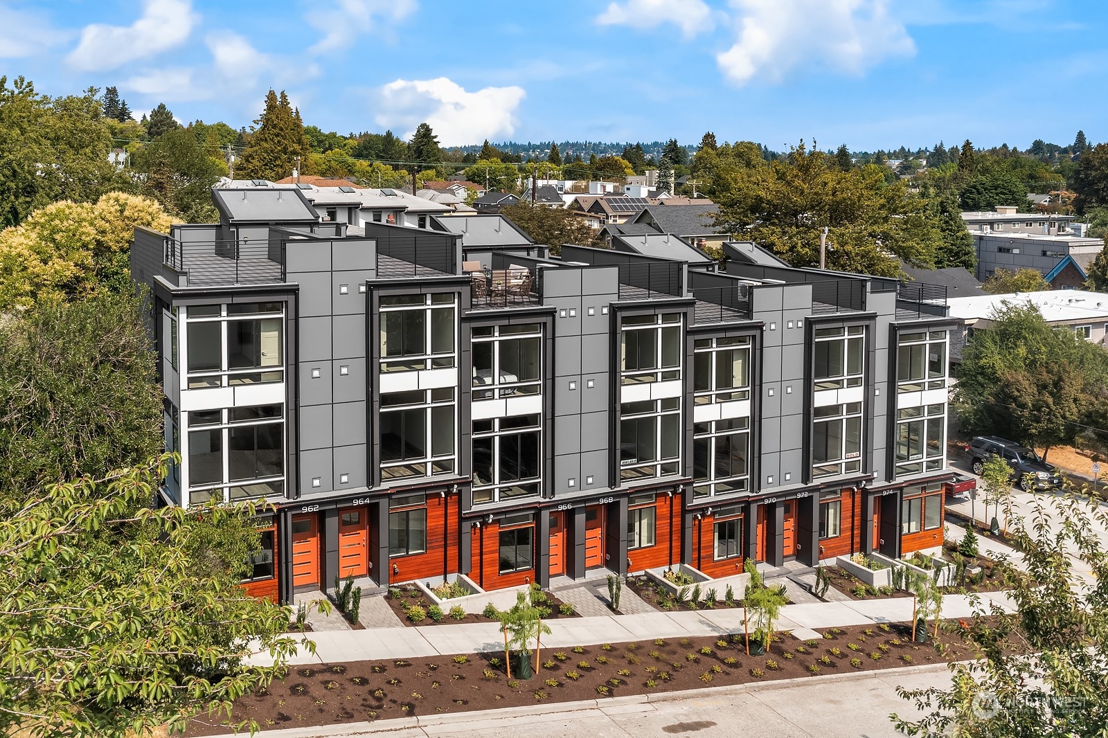 970 North Allen Place Seattle, WA 98103 - Photo 4 of 27 Gallery Image 4