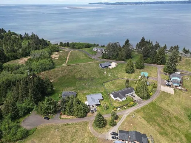 $625,000 | 15 Spruce, South Bend, WA 98586