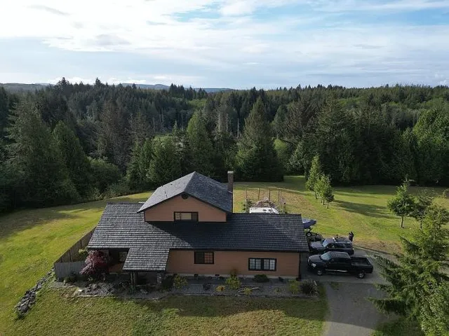 $625,000 | 15 Spruce, South Bend, WA 98586