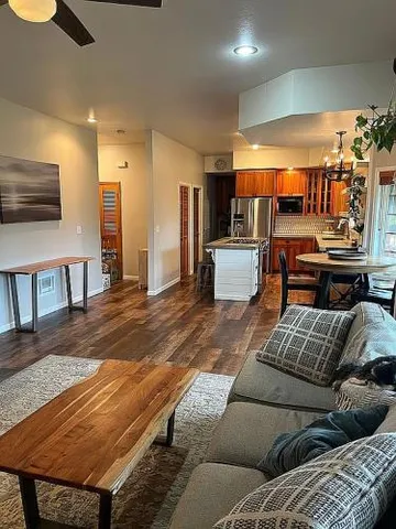 $625,000 | 15 Spruce, South Bend, WA 98586