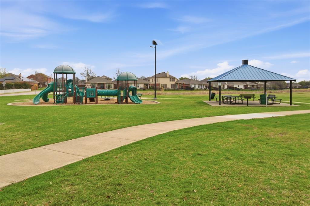 10928 Middleglen Road Fort Worth, TX 76052 - Photo 32 of 37 a view of a volley ball court