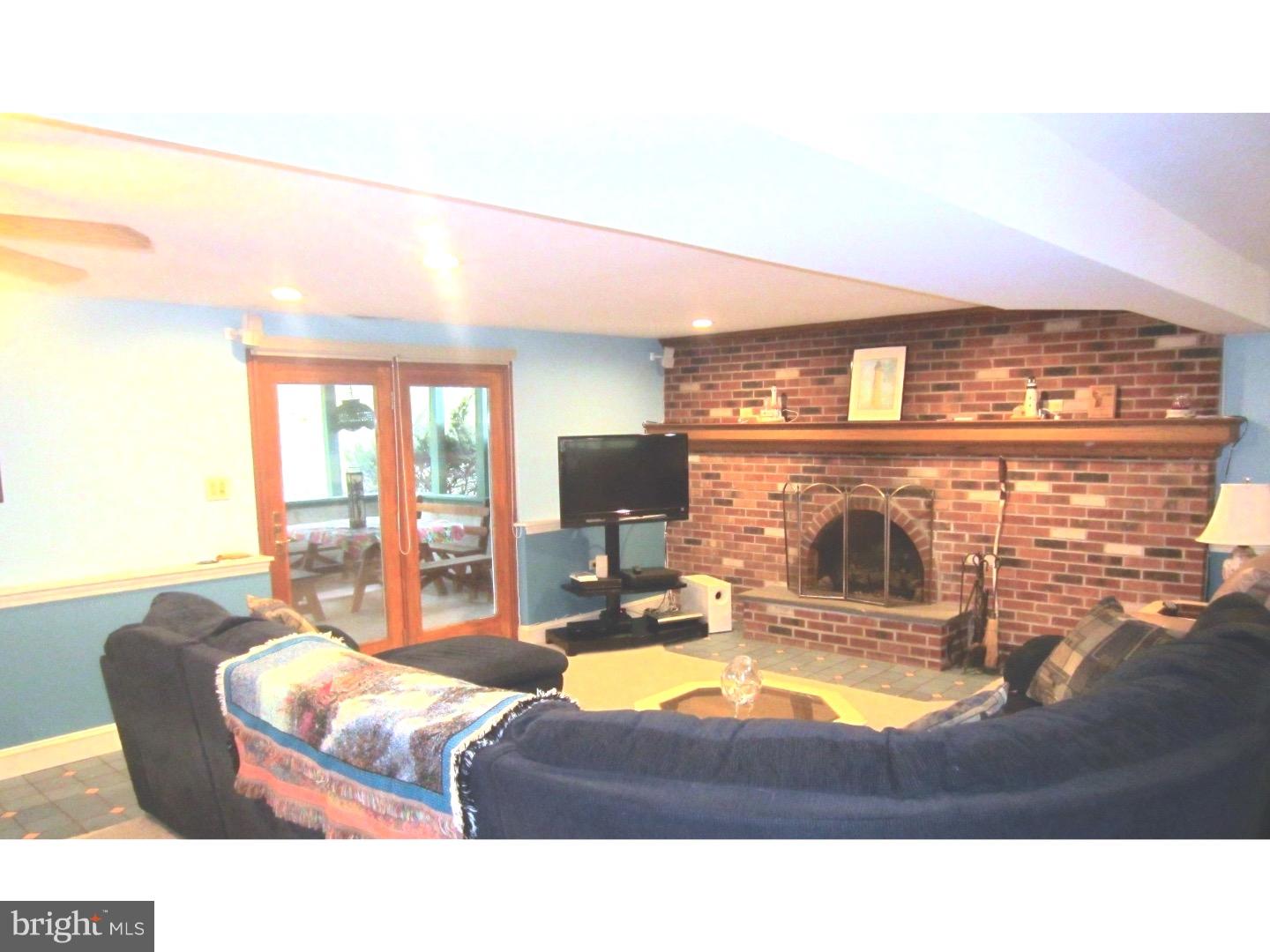 25 Concord Road Garnet Valley, PA 19060 - Photo 8 of 25 Family Room