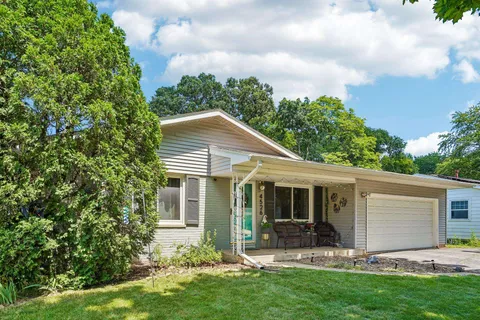 $399,900 | 4526 Anniversary Lane, Madison, WI 53704