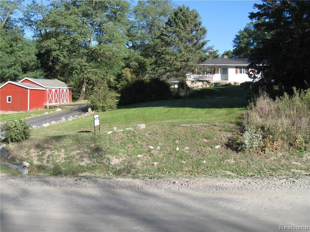 11177 Foley Road Fenton, MI 48430 - Photo 1 of 26 IMG_5341.JPG