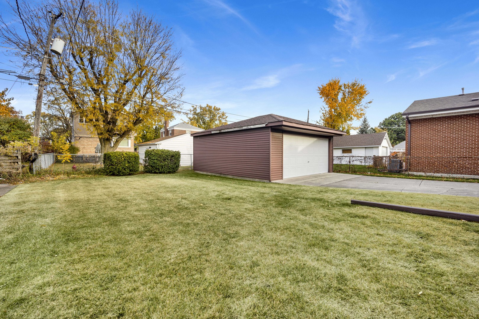 2223 South 7th Avenue North Riverside, IL 60546 - Photo 18 of 20 a house view with a garden space
