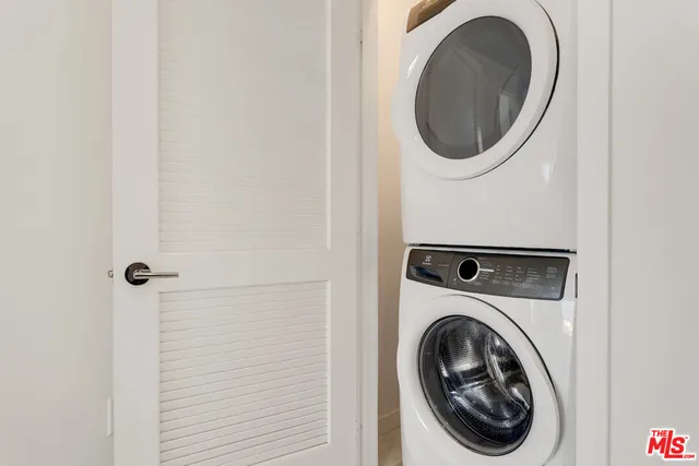 $4,870 | 1431 Armacost Avenue, Unit 401, Los Angeles, CA 90025