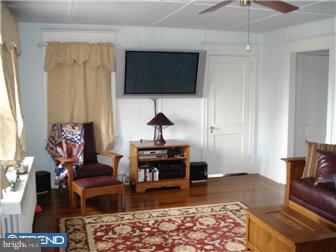 1059 Sackettsford Road Ivyland, PA 18974 - Photo 5 of 11 Living Room