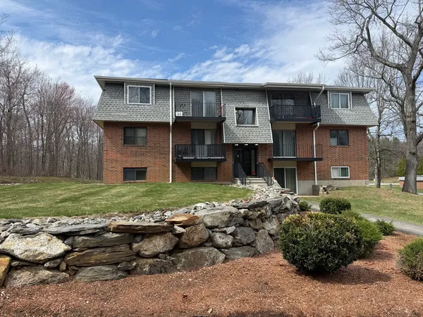 $179,900 | 176 Maple Avenue, Unit 434, Rutland, MA 01543