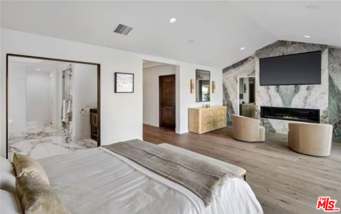 2266 Channel Road Newport Beach, CA 92661 - Photo 14 of 33
