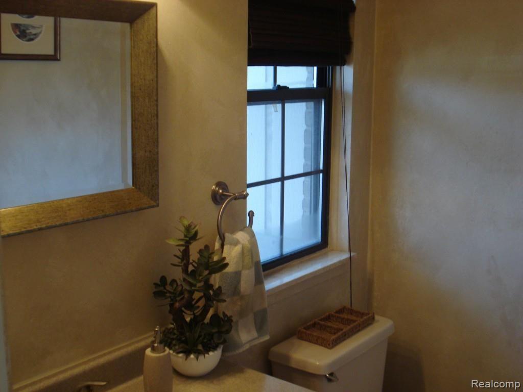 338 North Willard Road Canton, MI 48187 - Photo 3 of 19 1st Floor Bathroom.jpg