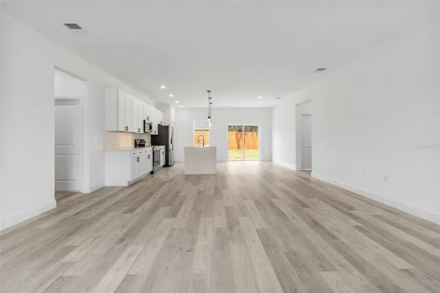 $1,900 | 324 Marion Oaks Trail, Ocala, FL 34473